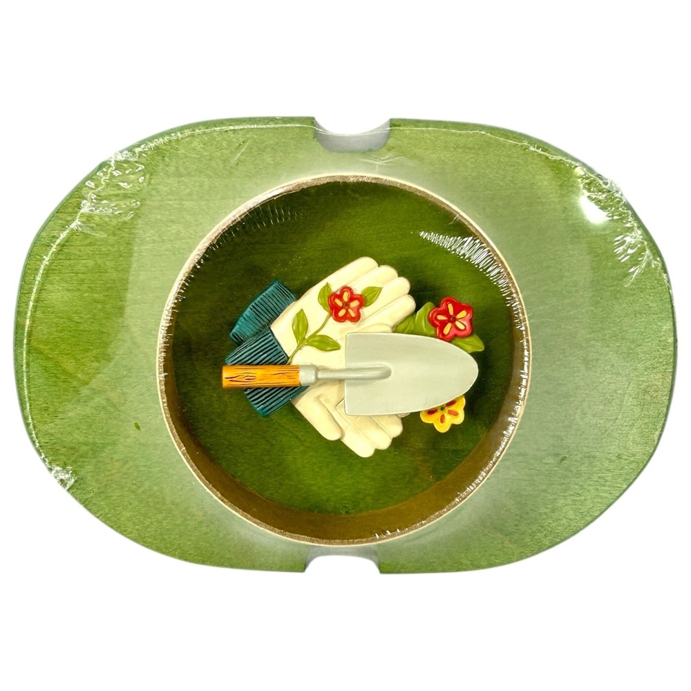 Longaberger 2013 Mothers Day Basket WoodCrafts Lid with Gardening Knob Sealed‎